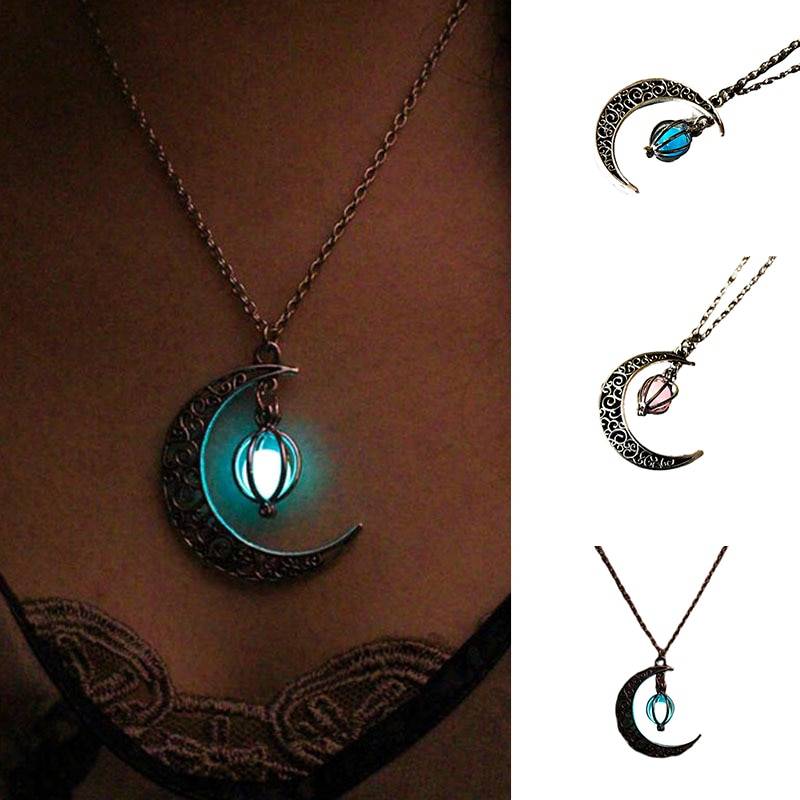 Collier  fantôme et lune ajourée