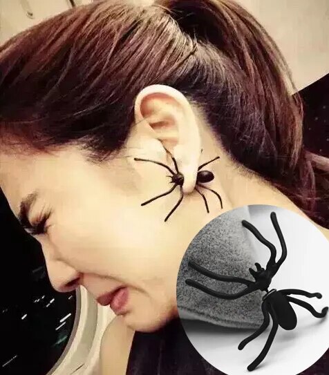 Boucle d’Oreille en Forme d’Araignée