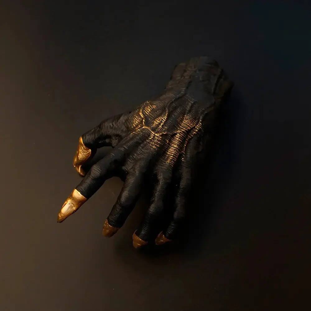 Main de sorcière à accrocher au mur